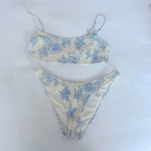 Triangl bathing suit set blue & white paisley
